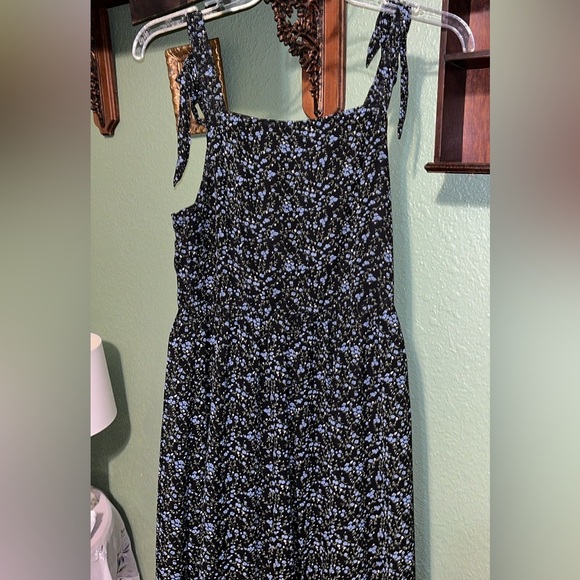 Lulu’s Glad to Meet You Black Floral Print Tie-Strap Tiered Maxi Dress sundress - Picture 7 of 10